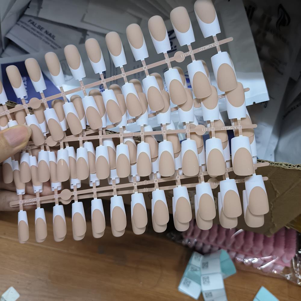 120Pcs Nude French Fake Nails  - Nail Art Wedding 评论和价格